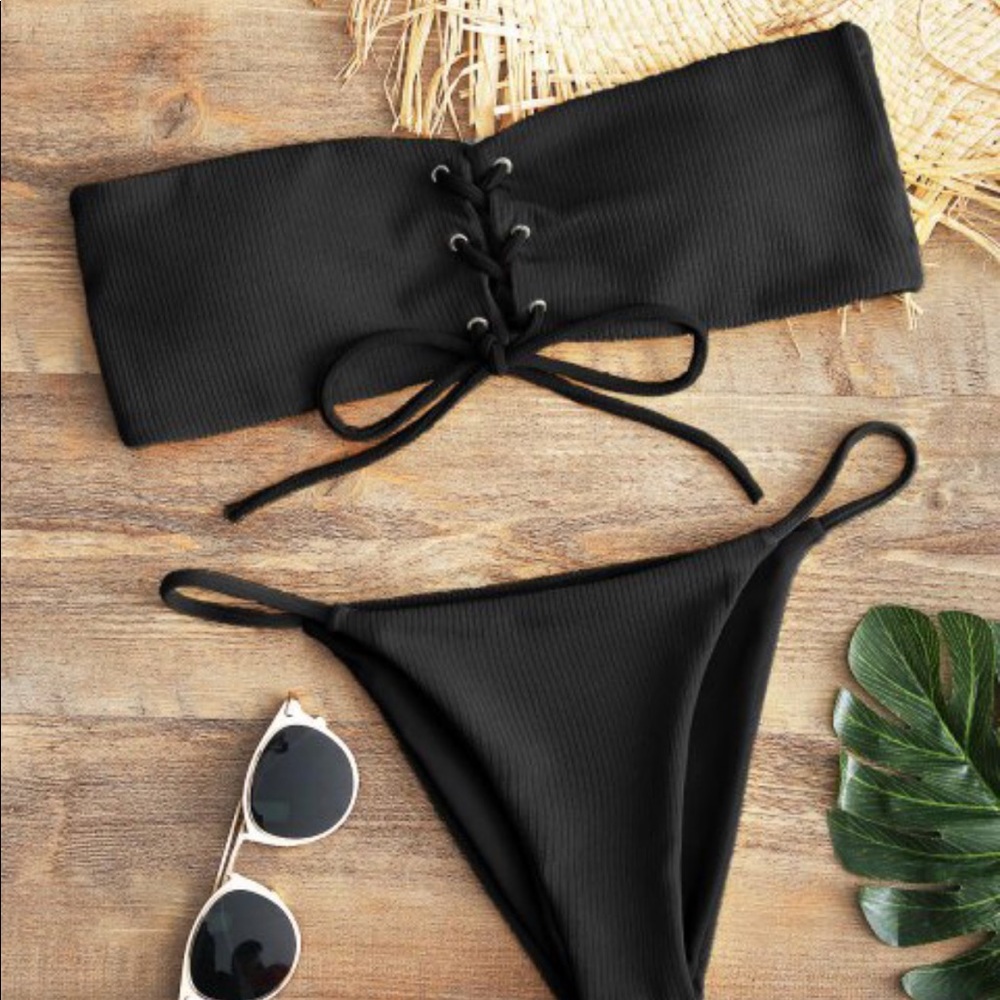 High String Black Bandu Bikini.